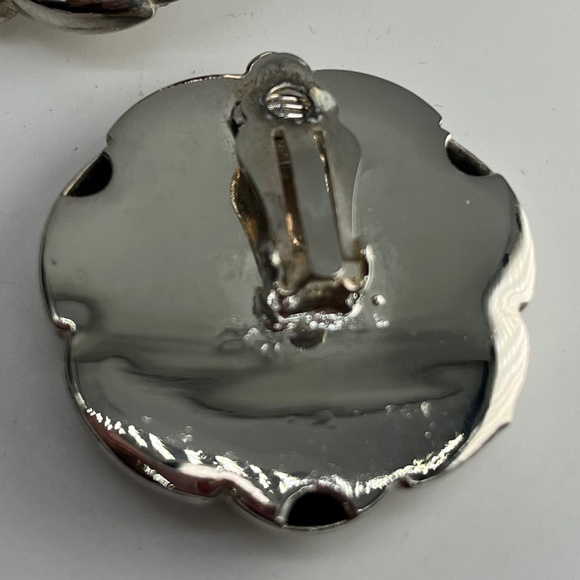 Silver plated Puffy Flower Clip earring set. - Picture 5 of 10